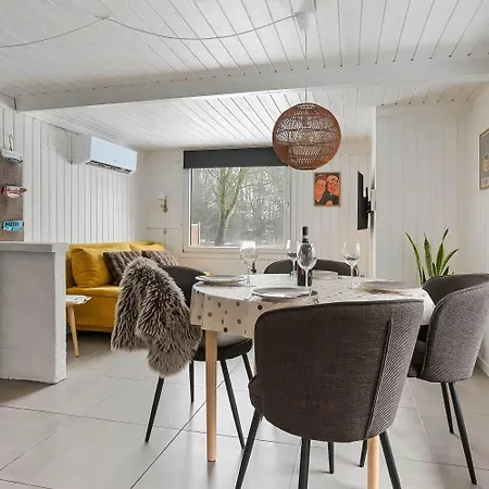 Hébergement de vacances C11755-hemmet-bork-hytteby-102 *